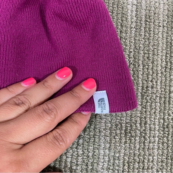 NEW North Face Infant Reversible Beanie & Mitten Set - Orchid Purple - Picture 3 of 8